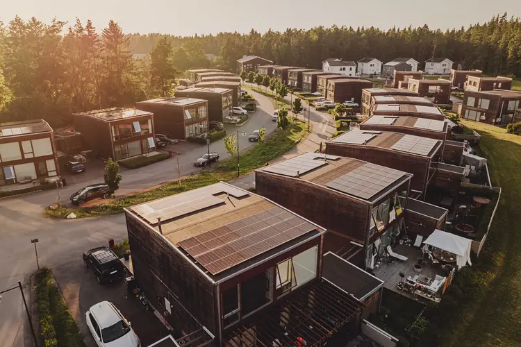 Framtidens smarta elnät: Stödtjänsternas roll i en hållbar energimarknad