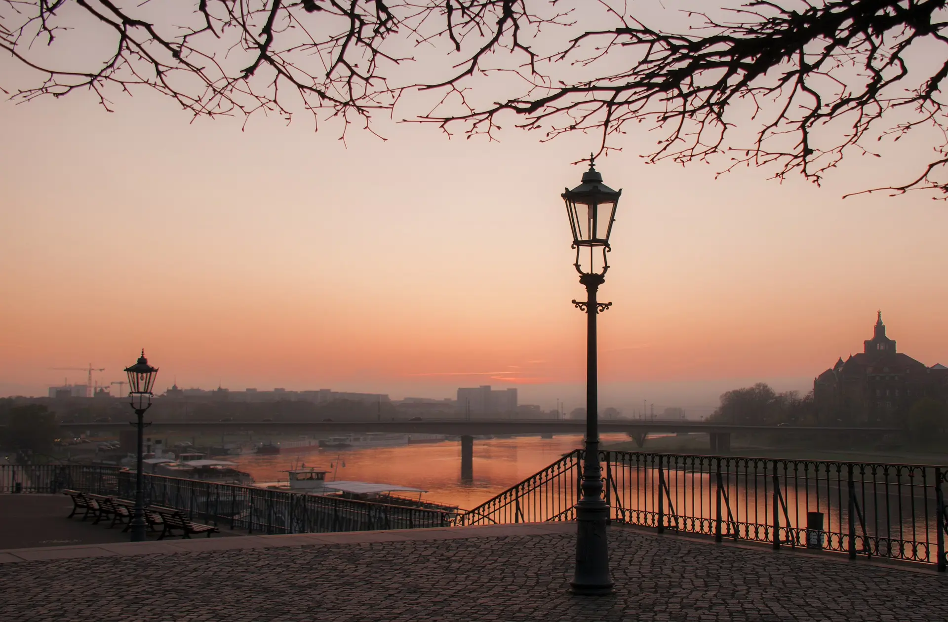 Sonnenaufgang über Dresden.