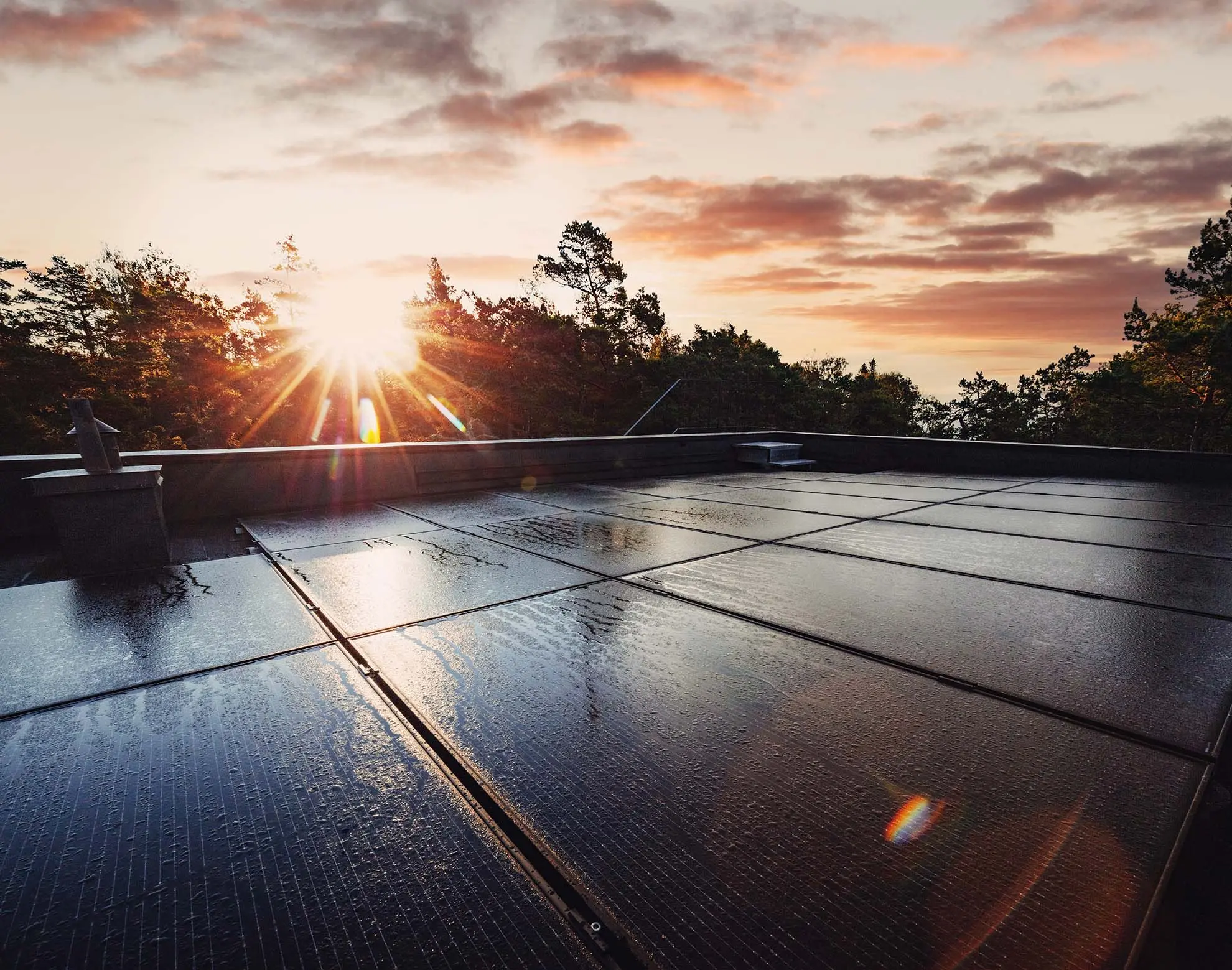 Bi-verre versus verre-feuille : quel panneau solaire choisir ?