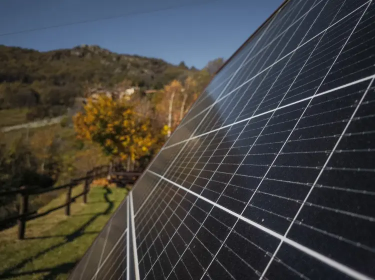 Il contributo a fondo perduto per il fotovoltaico è accessibile anche nei Comuni sotto i 50.000 abitanti